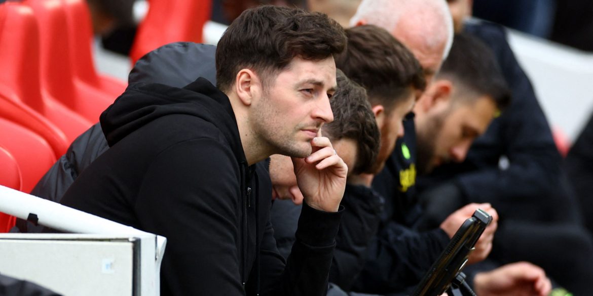 "Extraordinary" West Brom star's camp speaking to new club, they can afford him