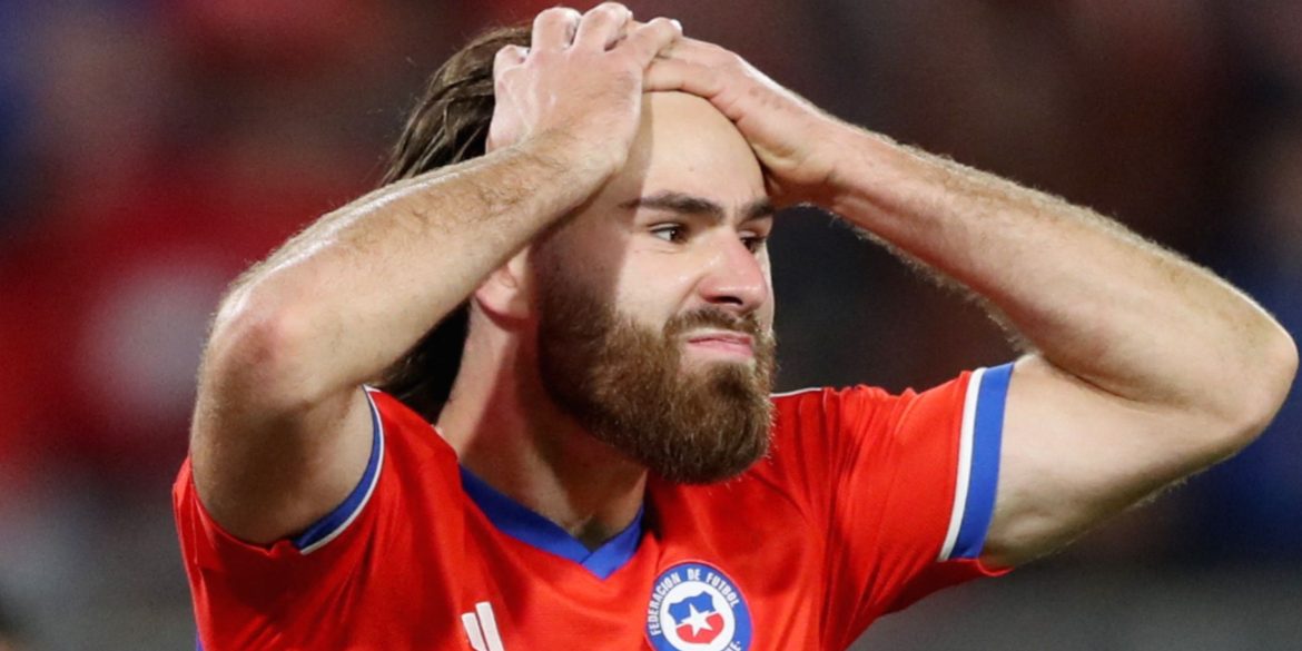 Ricardo Gareca may be sacked by Chile after astonishing Brereton Diaz call